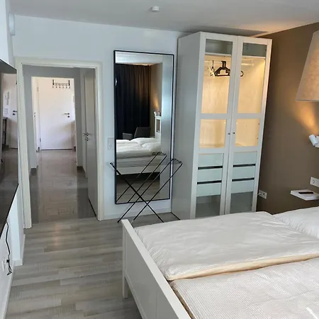 All-in In Fischeln Mit Gartenblick, Naehe Duesseldorf - Messe - Airport - Helios Apartment Krefeld